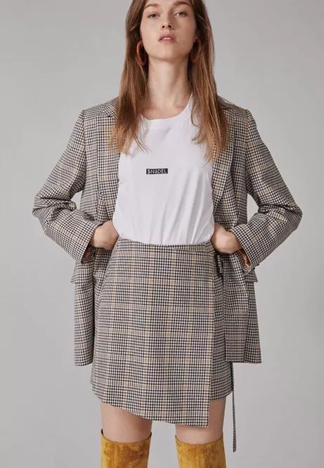 日系3大服裝品牌秋冬新品來襲，搭配精致妝容，時尚與美妝的完美碰撞